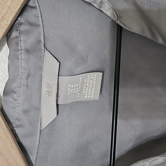 H&M Long Sleeve - Picture 3 of 5